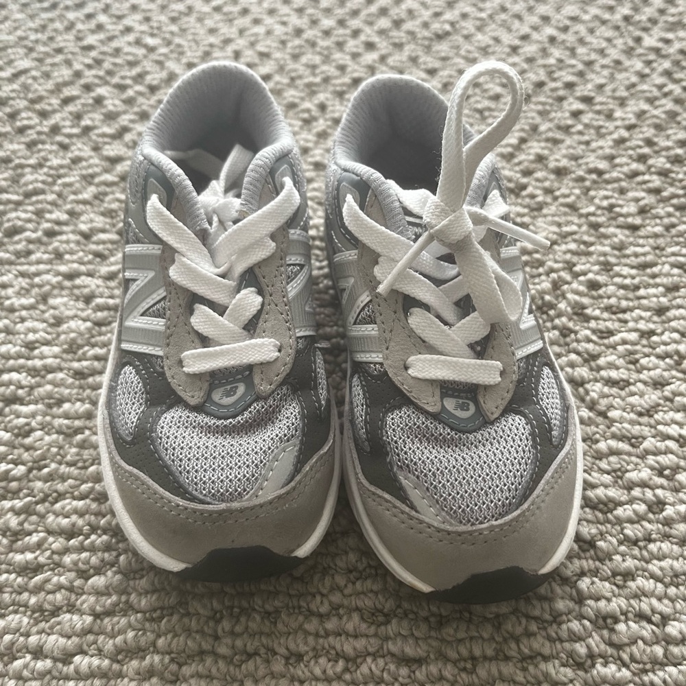 New Balance 990
